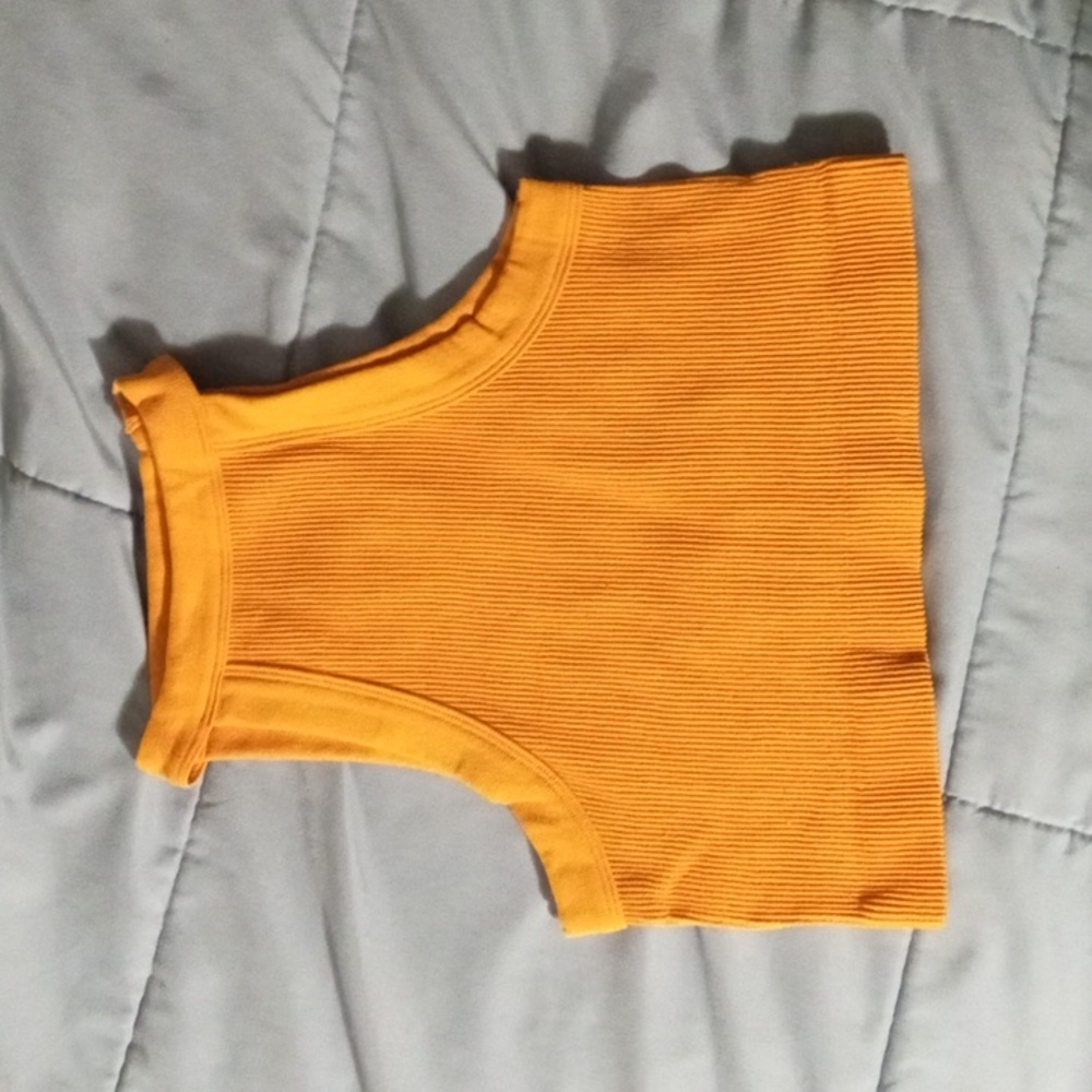 OFFERS ACCEPTED. Cotton-on cropped ribbed orange racer back tank. Tangerine.